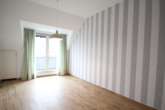 Singles und Paare aufgepasst - Modernisierte Wohnung mit hohen Decken in Hürth-Efferen - Schlafzimmer Mit Balkon